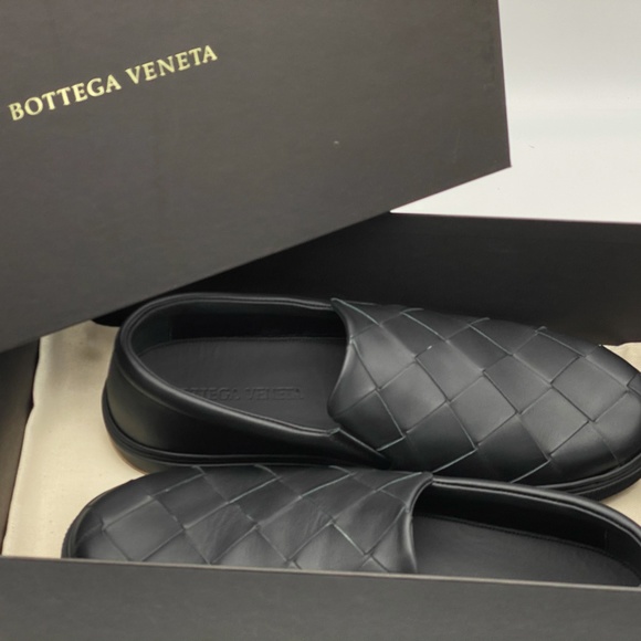 Bottega Veneta Men's Wide Weave Leather Slip-On Sn - Picture 12 of 13